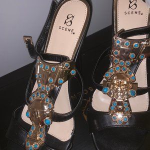 Scene Maziah Black and Gold Heels